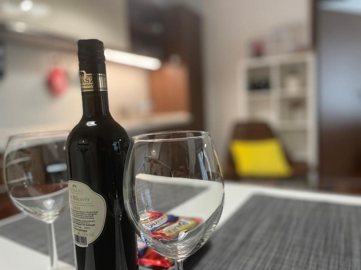 Peony Szekely Mihaly Apartment - Free Garage ブダペスト エクステリア 写真